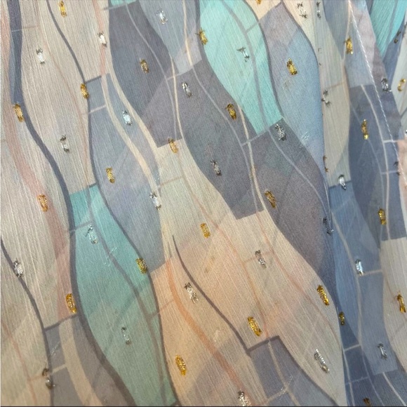 Lovestitch Hi-Lo Pastel with Metallic Thread Blouse Size Large (loose fitting) - Picture 10 of 15